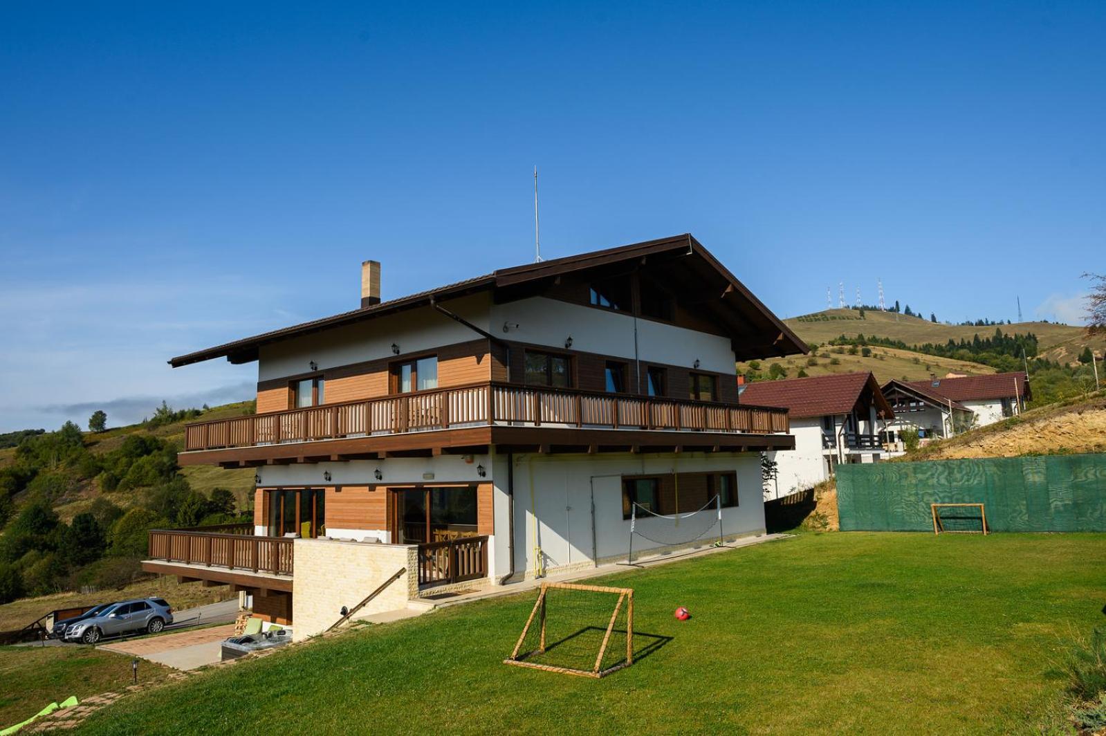 Chalet First Hill Гура-Гуморулуй Экстерьер фото